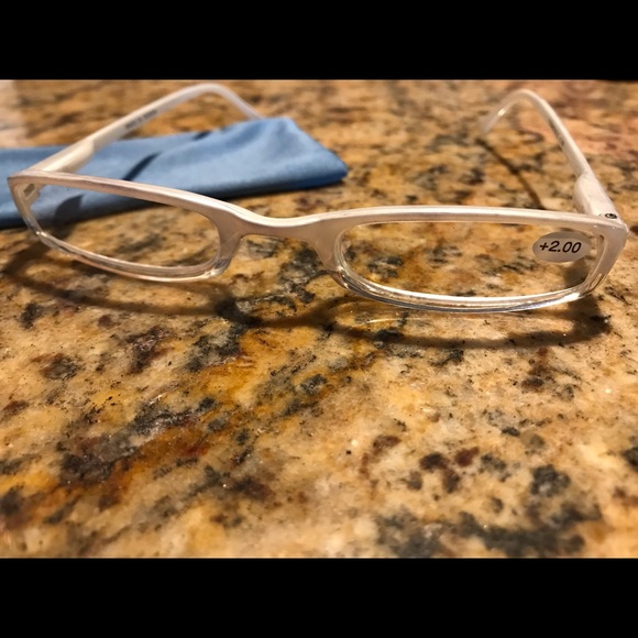 👓 NWT Variety of brands reading glasses - Picture 3 of 8